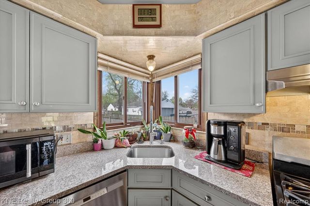 31325 Sheridan Street, Garden City, MI 48135