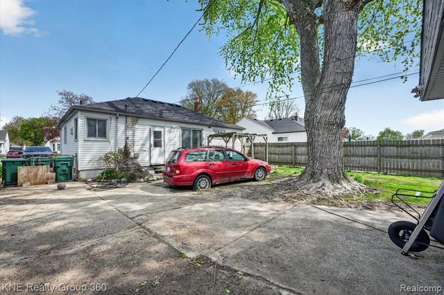 31325 Sheridan Street, Garden City, MI 48135