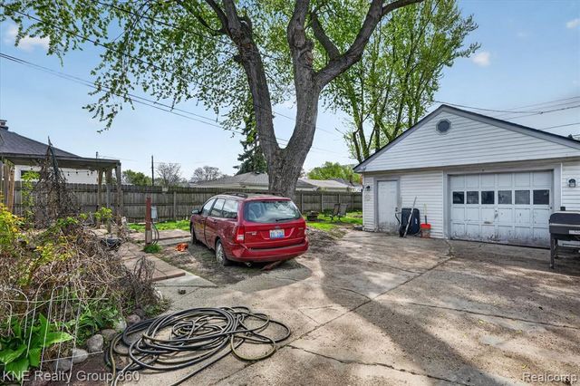 31325 Sheridan Street, Garden City, MI 48135