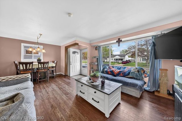 31325 Sheridan Street, Garden City, MI 48135