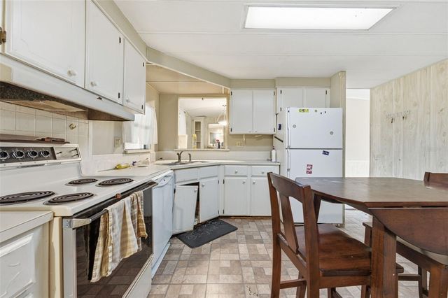 8045 INDIAN TRAIL ROAD, Weeki Wachee, FL 34613