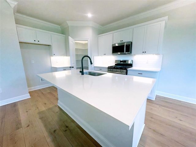 6715 Arbor Way, Orange, TX 77630