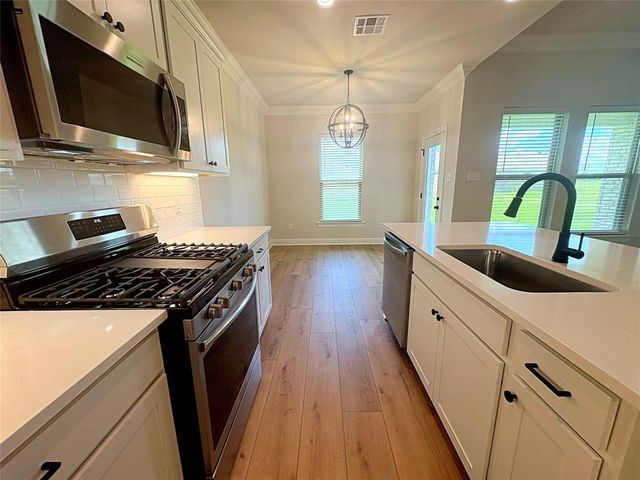 6715 Arbor Way, Orange, TX 77630