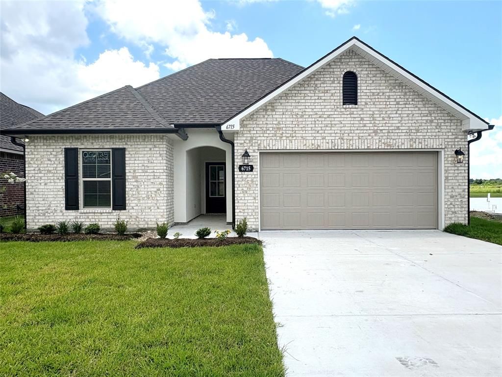 6715 Arbor Way, Orange, TX 77630