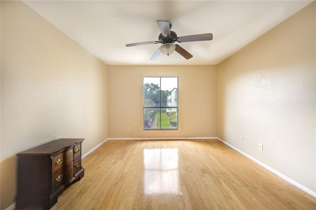 3055 Walnut Bend Lane 21, Houston, TX 77042