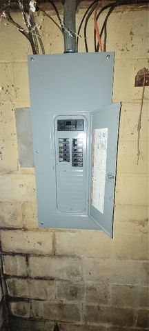 2263 S Riverside Dr, Iowa City, IA 52246