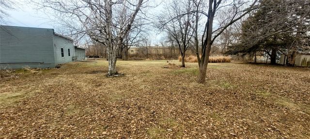 2263 S Riverside Dr, Iowa City, IA 52246