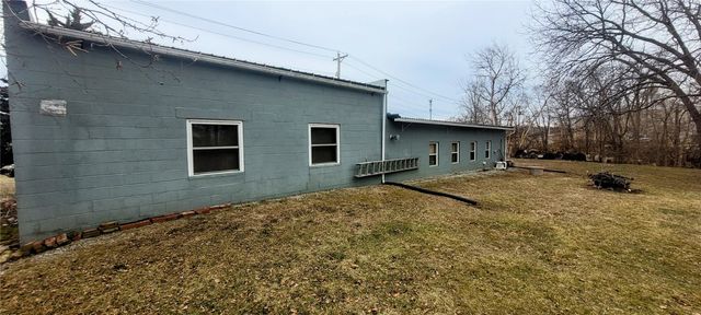 2263 S Riverside Dr, Iowa City, IA 52246