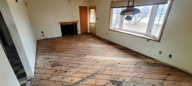 2263 S Riverside Dr, Iowa City, IA 52246