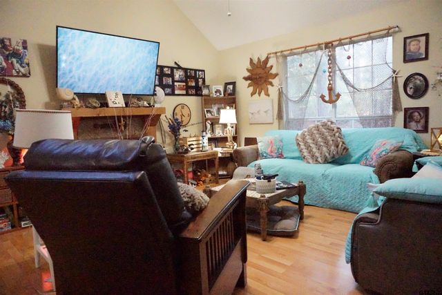 215 Peachtree Lane, Holly Lake Ranch, TX 75765