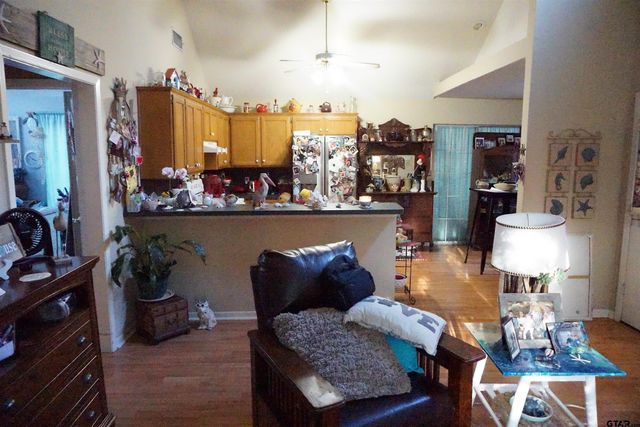 215 Peachtree Lane, Holly Lake Ranch, TX 75765