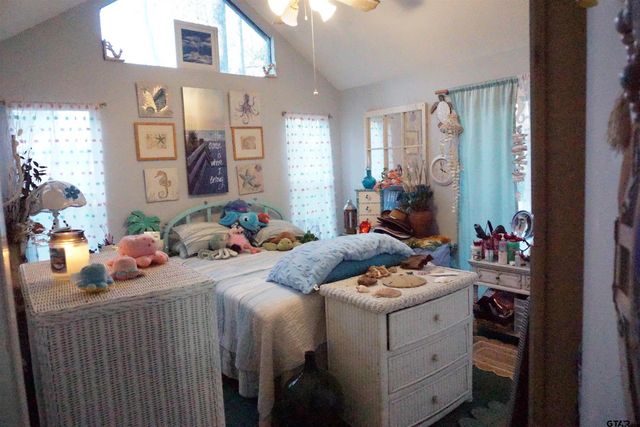 215 Peachtree Lane, Holly Lake Ranch, TX 75765