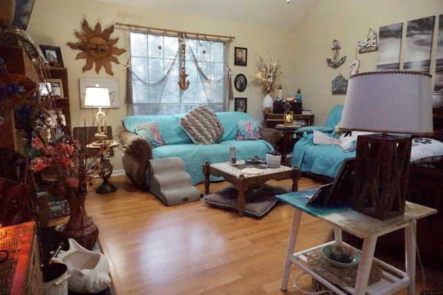 215 Peachtree Lane, Holly Lake Ranch, TX 75765