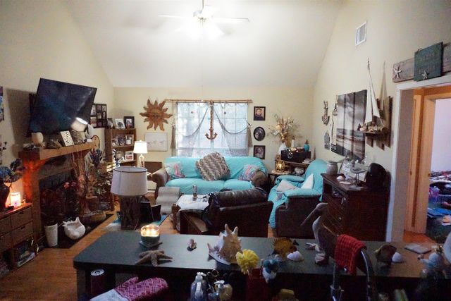 215 Peachtree Lane, Holly Lake Ranch, TX 75765