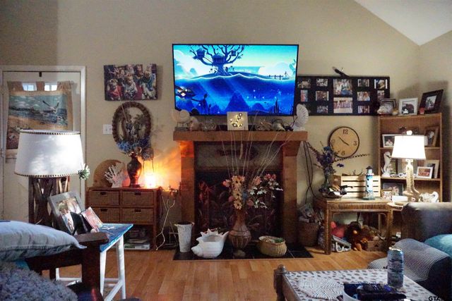 215 Peachtree Lane, Holly Lake Ranch, TX 75765