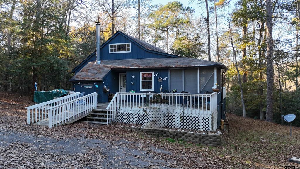 215 Peachtree Lane, Holly Lake Ranch, TX 75765