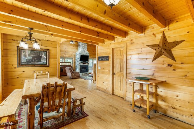 2011 Cougar Crossing Way, Sevierville, TN 37876