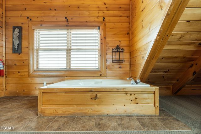 2011 Cougar Crossing Way, Sevierville, TN 37876