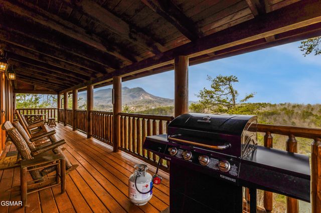 2011 Cougar Crossing Way, Sevierville, TN 37876