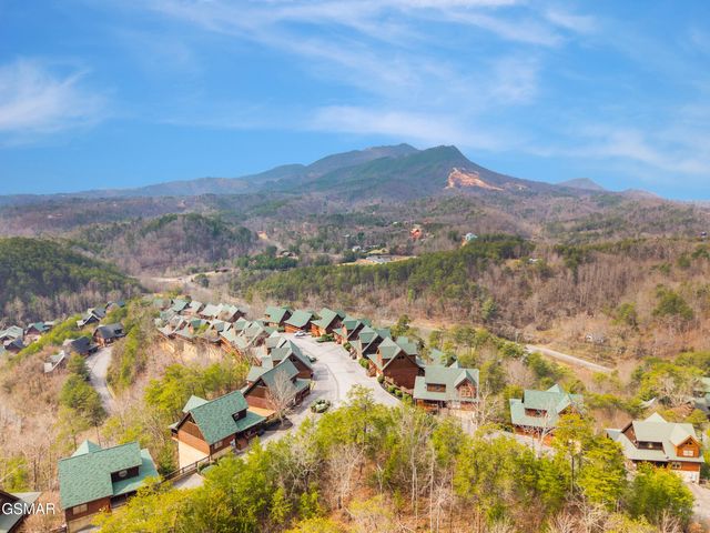 2011 Cougar Crossing Way, Sevierville, TN 37876