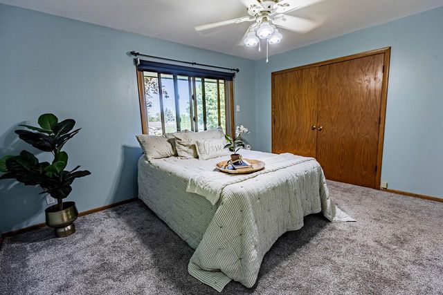 1393 Harris DRIVE, Waukesha, WI 53186