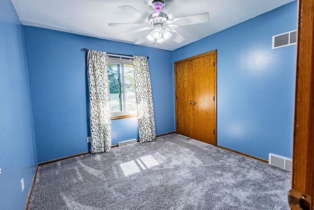 1393 Harris DRIVE, Waukesha, WI 53186