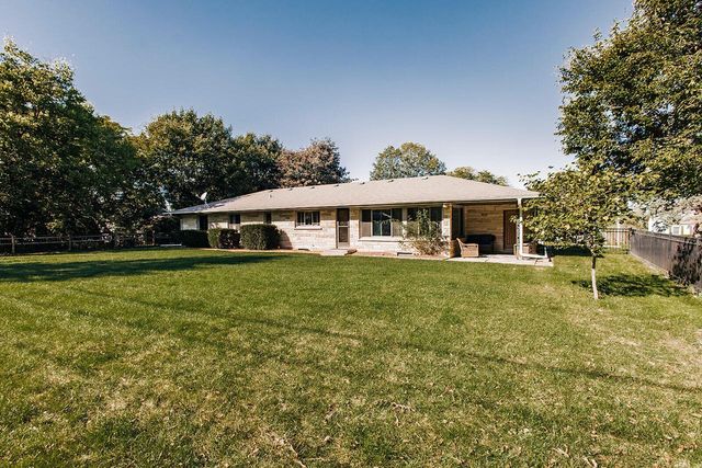 1393 Harris DRIVE, Waukesha, WI 53186