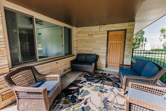 1393 Harris DRIVE, Waukesha, WI 53186