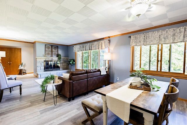 1393 Harris DRIVE, Waukesha, WI 53186