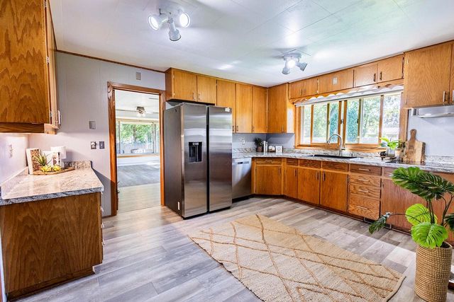 1393 Harris DRIVE, Waukesha, WI 53186