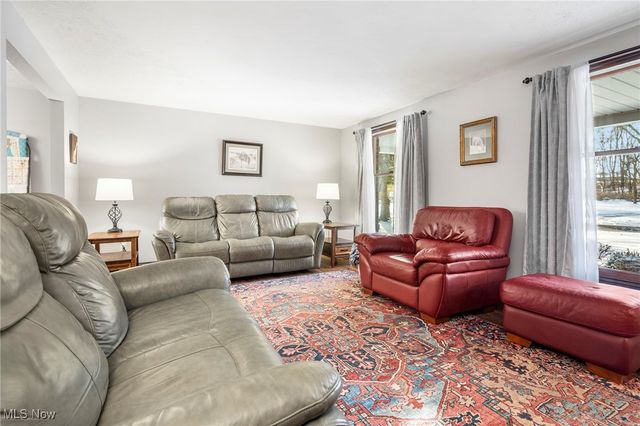 2334 Tanglewood Drive NE, Massillon, OH 44646