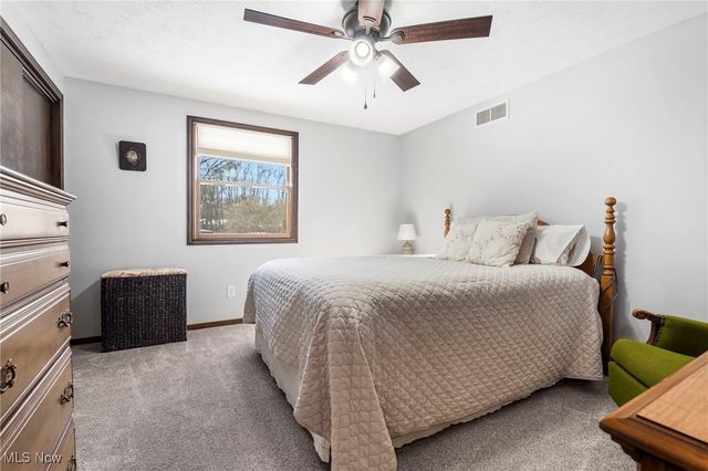 2334 Tanglewood Drive NE, Massillon, OH 44646