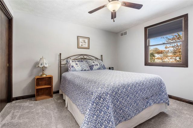 2334 Tanglewood Drive NE, Massillon, OH 44646