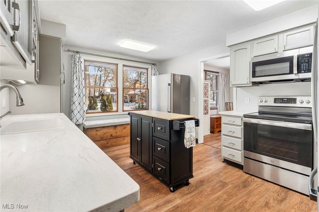 2334 Tanglewood Drive NE, Massillon, OH 44646