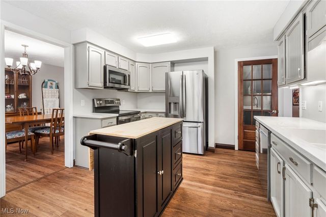 2334 Tanglewood Drive NE, Massillon, OH 44646