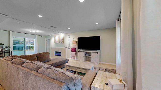 142 Foster Ln, Palm Coast, FL 32137