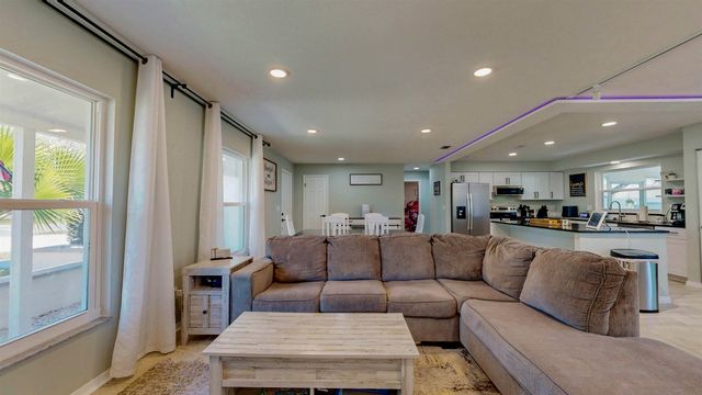 142 Foster Ln, Palm Coast, FL 32137