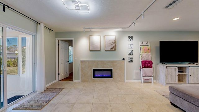 142 Foster Ln, Palm Coast, FL 32137