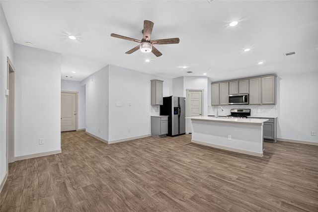 711 Boer Plains Drive, Rosharon, TX 77583