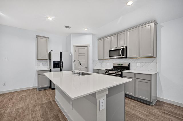 711 Boer Plains Drive, Rosharon, TX 77583