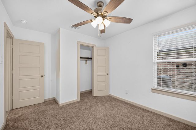 711 Boer Plains Drive, Rosharon, TX 77583