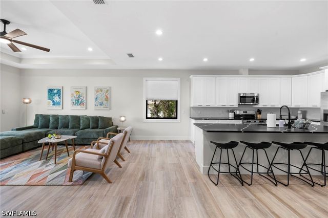 3032 Woodside AVE, Naples, FL 34112