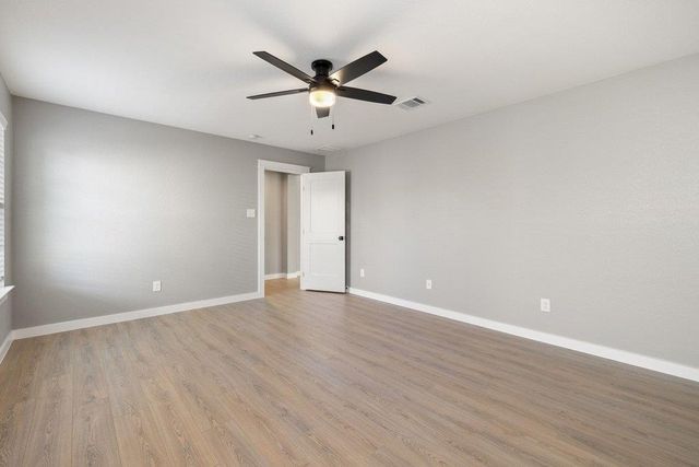 509 Estes PARK, Taylor, TX 76574