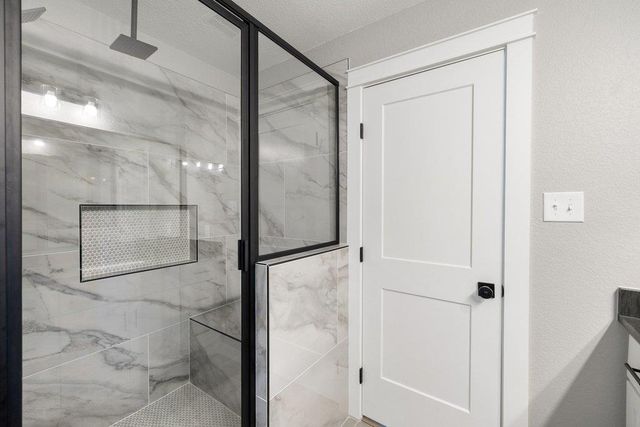 509 Estes PARK, Taylor, TX 76574