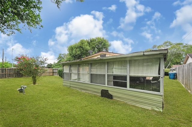14531 Alkay Street, Houston, TX 77045
