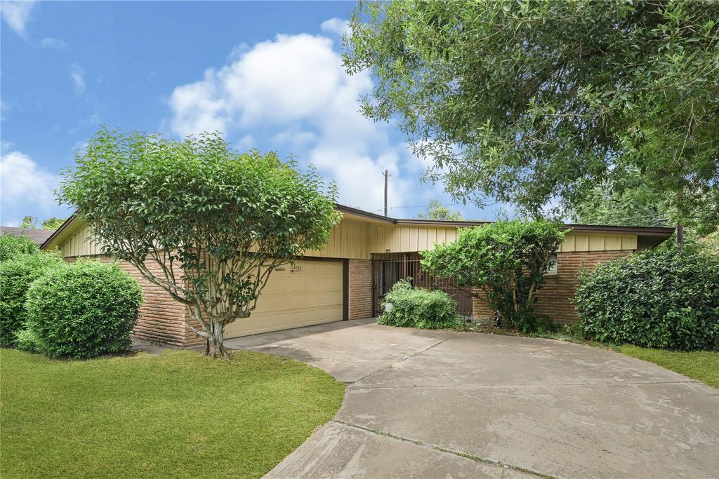 14531 Alkay Street, Houston, TX 77045