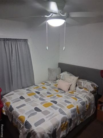 8663 Stout Street, Detroit, MI 48228