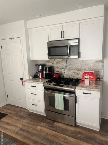 8663 Stout Street, Detroit, MI 48228