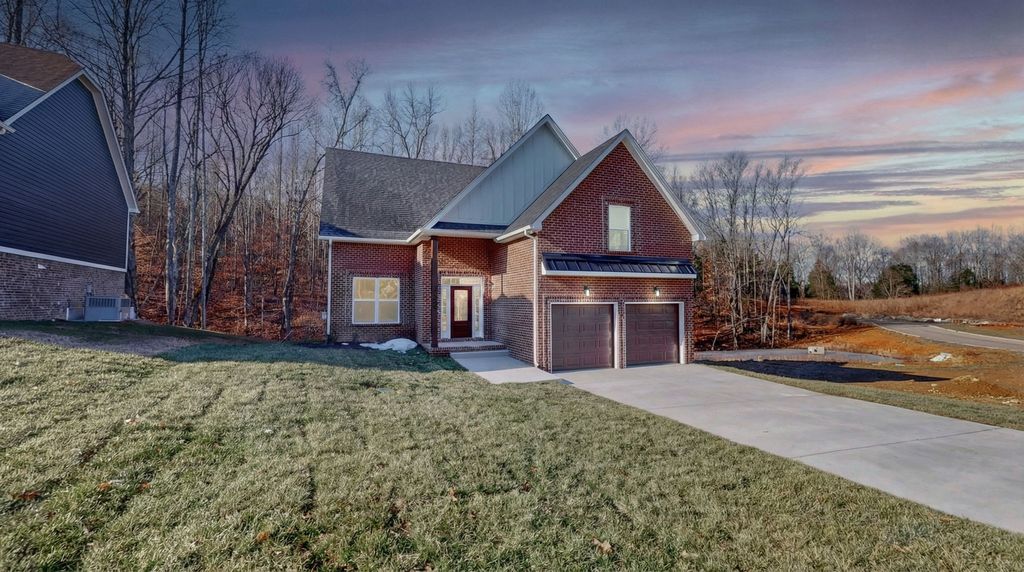1208 Rooster Ridge Rd, Pleasant View, TN 37146