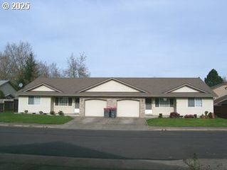1519 Sw HARBOR Dr, Mc Minnville, OR 97128